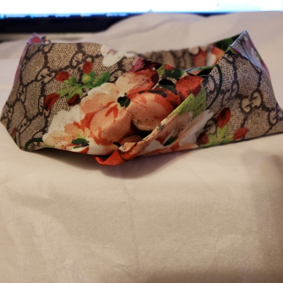 gucci cherry blossom